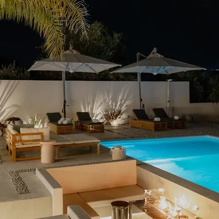 Vila Blue Topaz Two Pool And