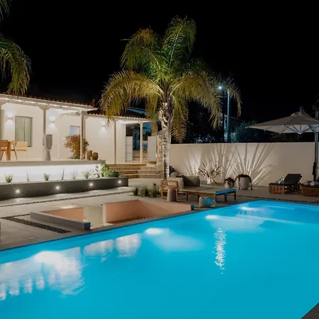 Villa Blue Topaz Two Pool And